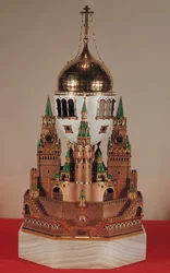 Huevo de Pascua en forma de la Catedral de la Asunción, Kremlin, dado por el Zar Nicolás II (1868-1918) a su esposa, la Zarina Alexandra (1872-1918) 1904